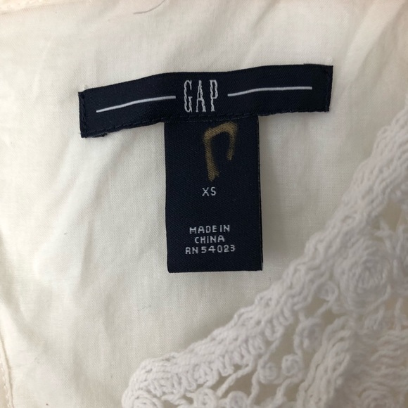 Beautiful Gap dress with lace detail - Picture 3 of 4